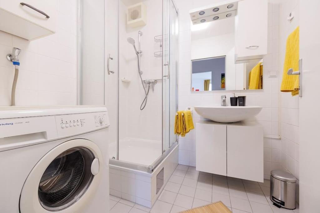 New! Cozy & Lovely Home In The 3Rd District Wenen Buitenkant foto