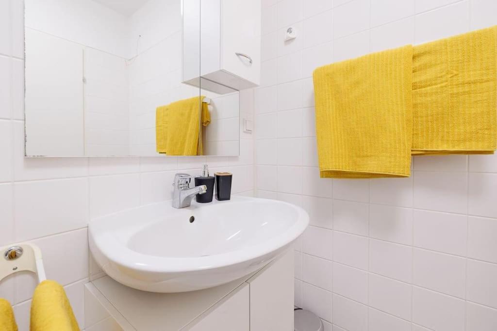 New! Cozy & Lovely Home In The 3Rd District Wenen Buitenkant foto